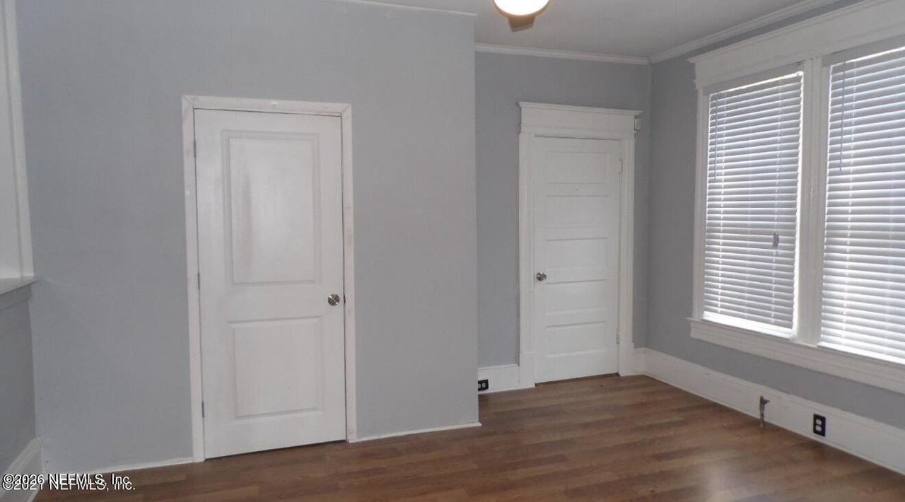 1709 W 45th St #1709 - Photo 5 of 11