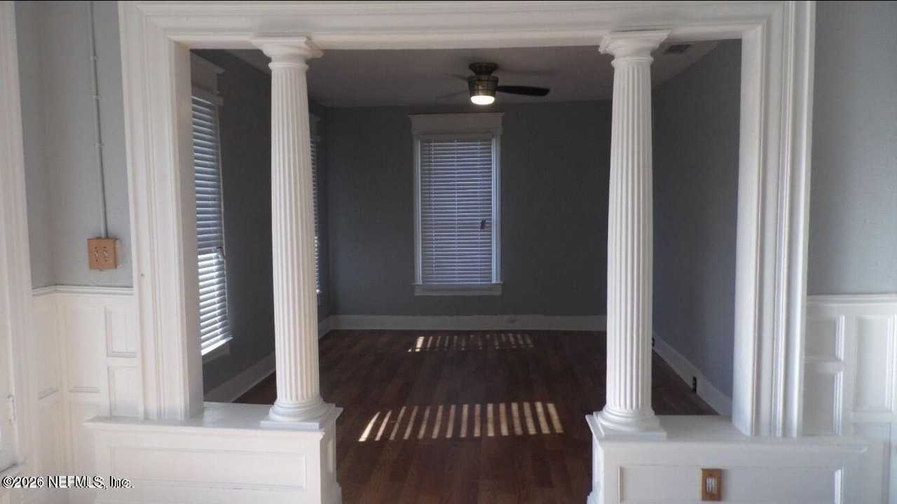 1709 W 45th St #1709 - Photo 7 of 11