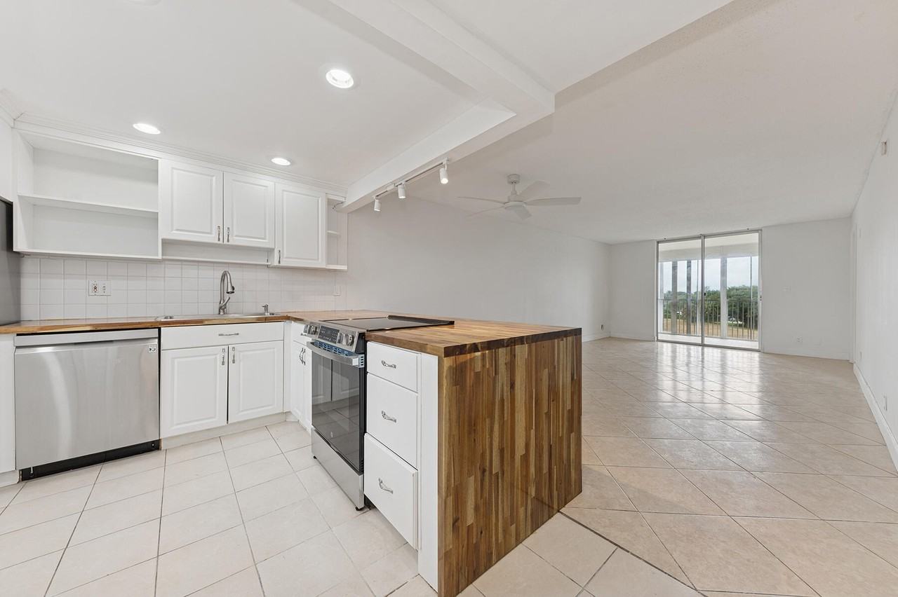 6161 Nw 2nd Ave #6161-420 - Photo 4 of 16