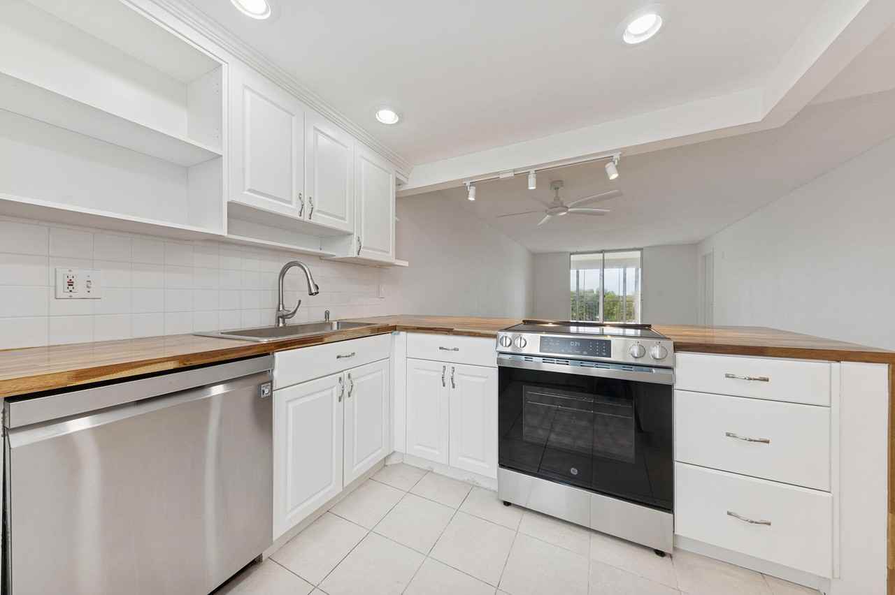 6161 Nw 2nd Ave #6161-420 - Photo 6 of 16