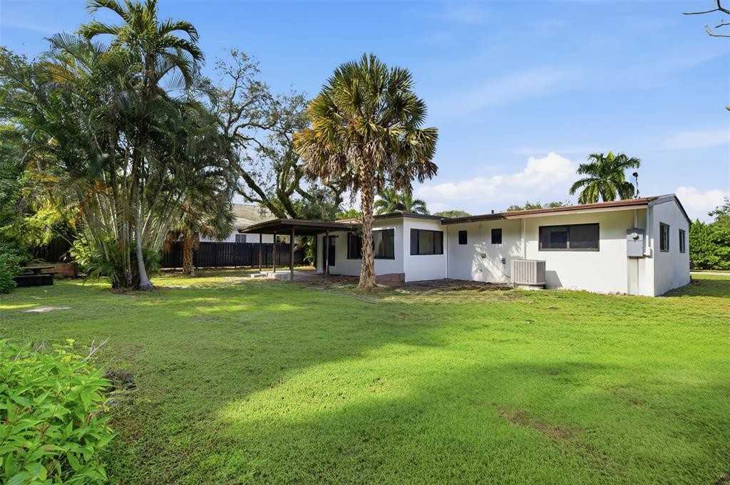 1824 Sw 30th St #1824 - Photo 4 of 20