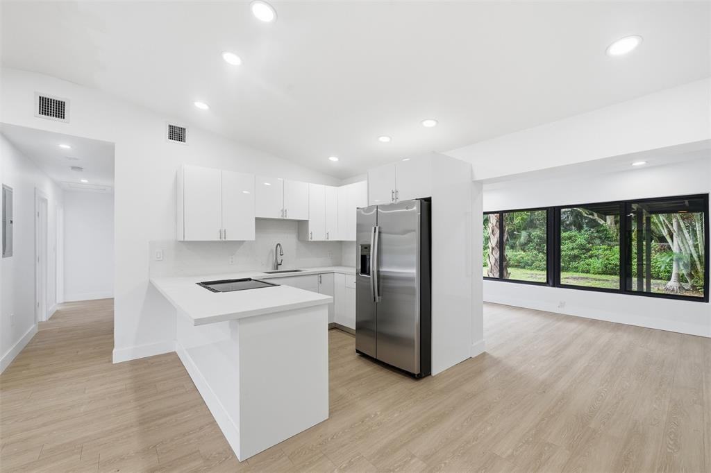 1824 Sw 30th St #1824 - Photo 5 of 20