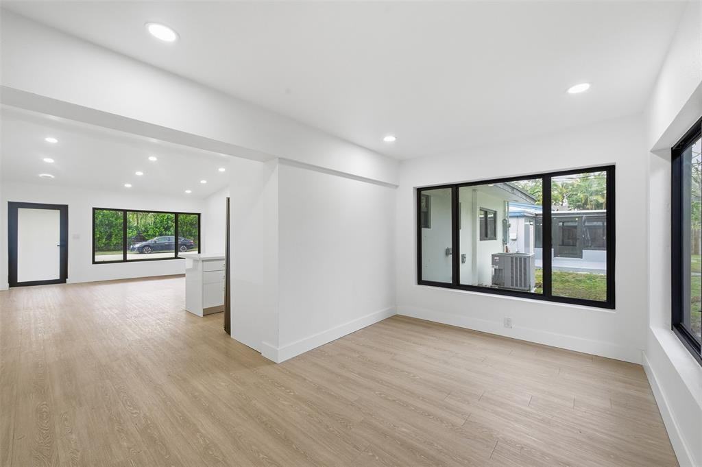 1824 Sw 30th St #1824 - Photo 6 of 20