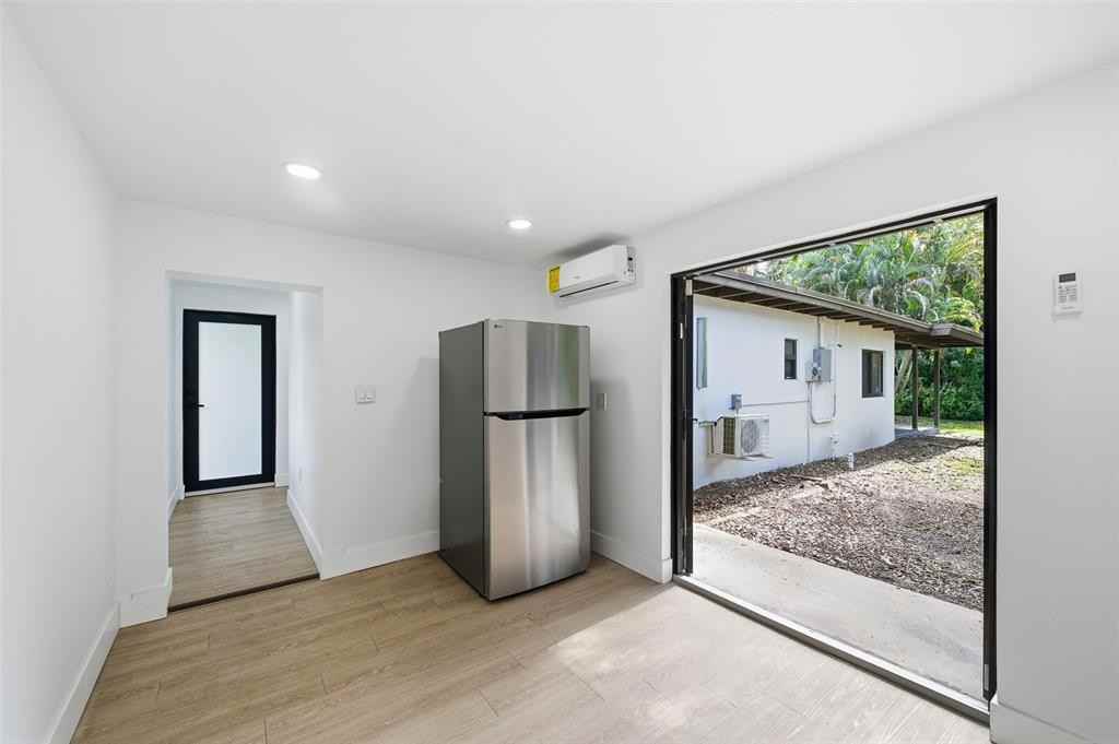 1824 Sw 30th St #1824 - Photo 7 of 20