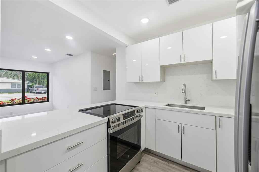 1812 Sw 30th St #1812 - Photo 6 of 13