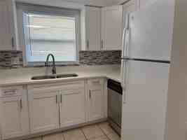 featured image of 7210 N Manhattan Ave