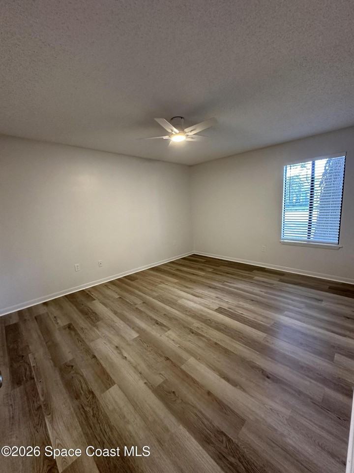 3550 Sable Palm Ln #3550J - Photo 3 of 11