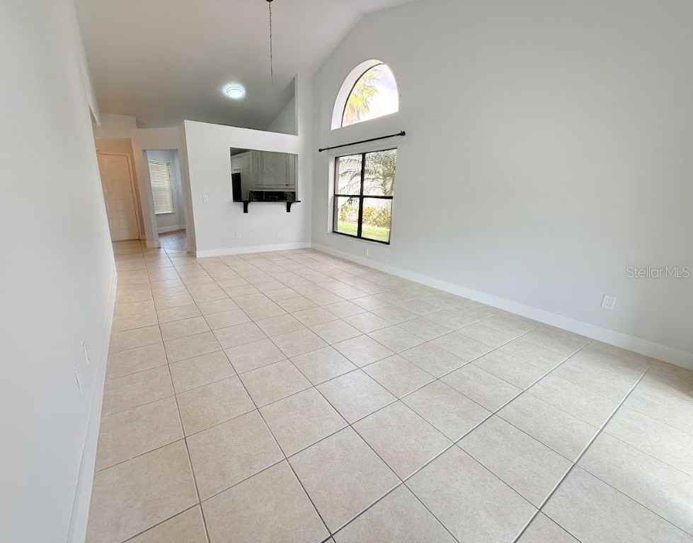 109 Lakepointe Cir #109 - Photo 2 of 33