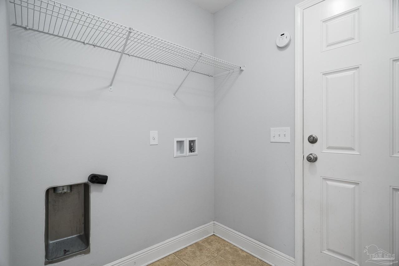 6130 Autumn Pines Cir #6130 - Photo 4 of 36