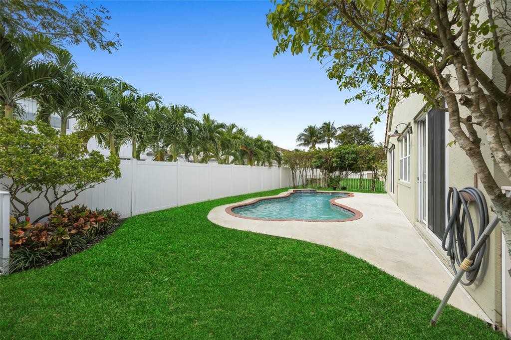 15624 Sw 52nd Ct #15624 - Photo 2 of 46