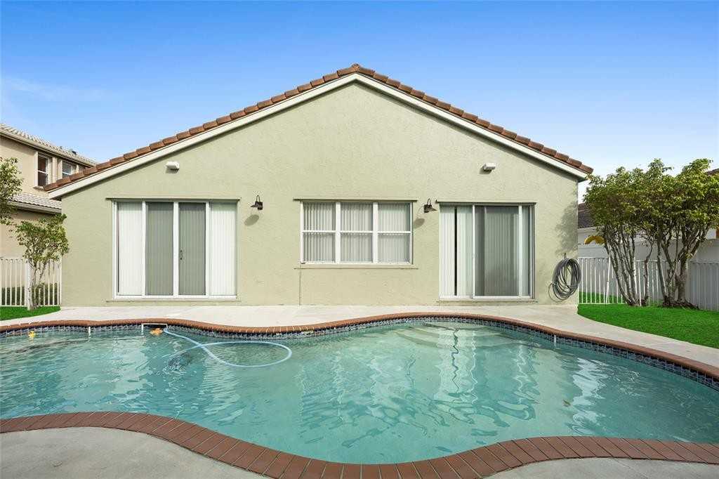 15624 Sw 52nd Ct #15624 - Photo 7 of 46