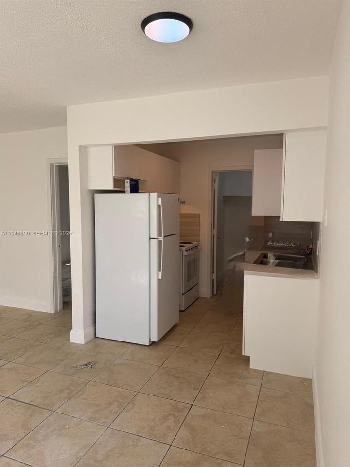 831 Nw 1st Ave #831-4 - Photo 5 of 22