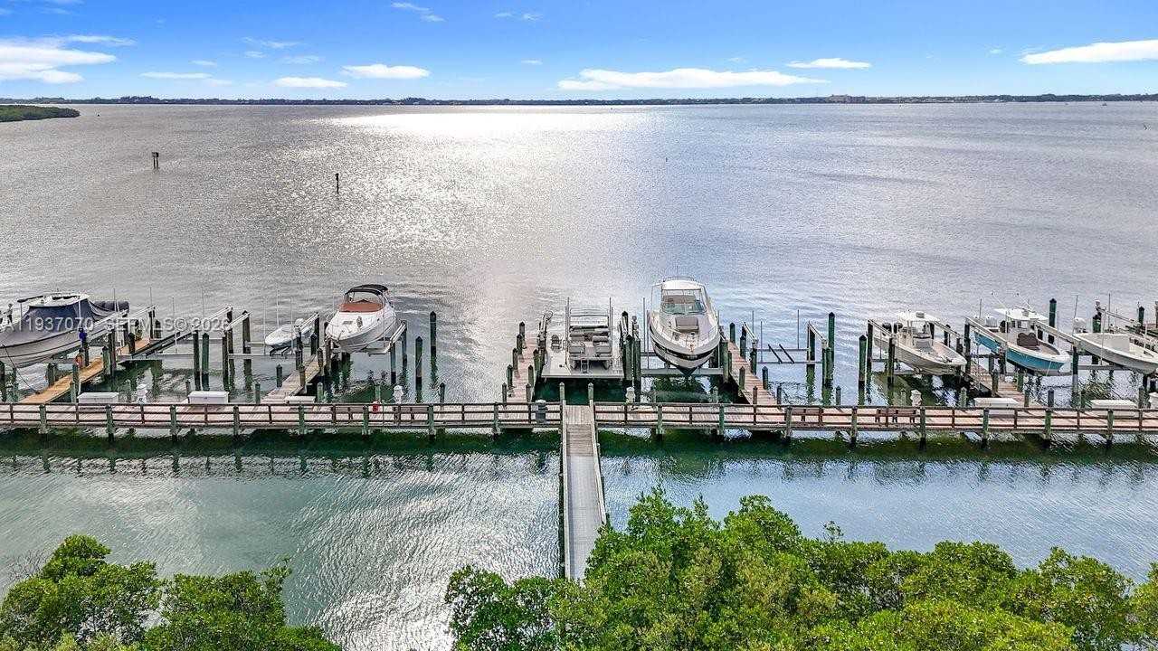 602 Mariner Bay Blvd #602-602 - Photo 3 of 50