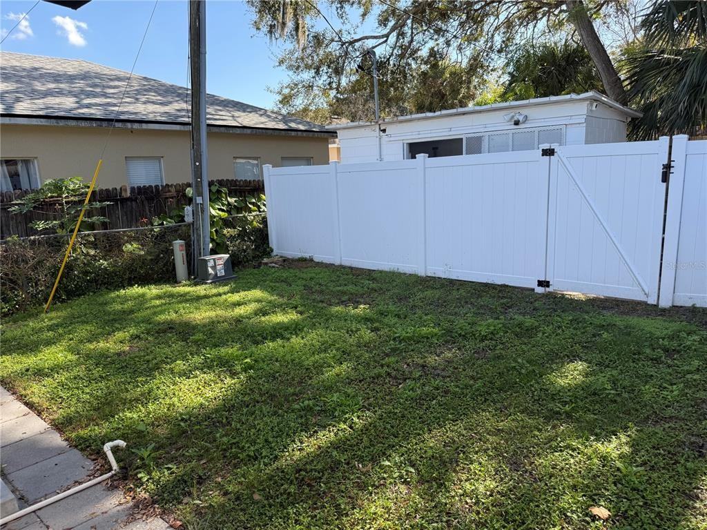 301 S Boyd St #301-14 - Photo 3 of 32