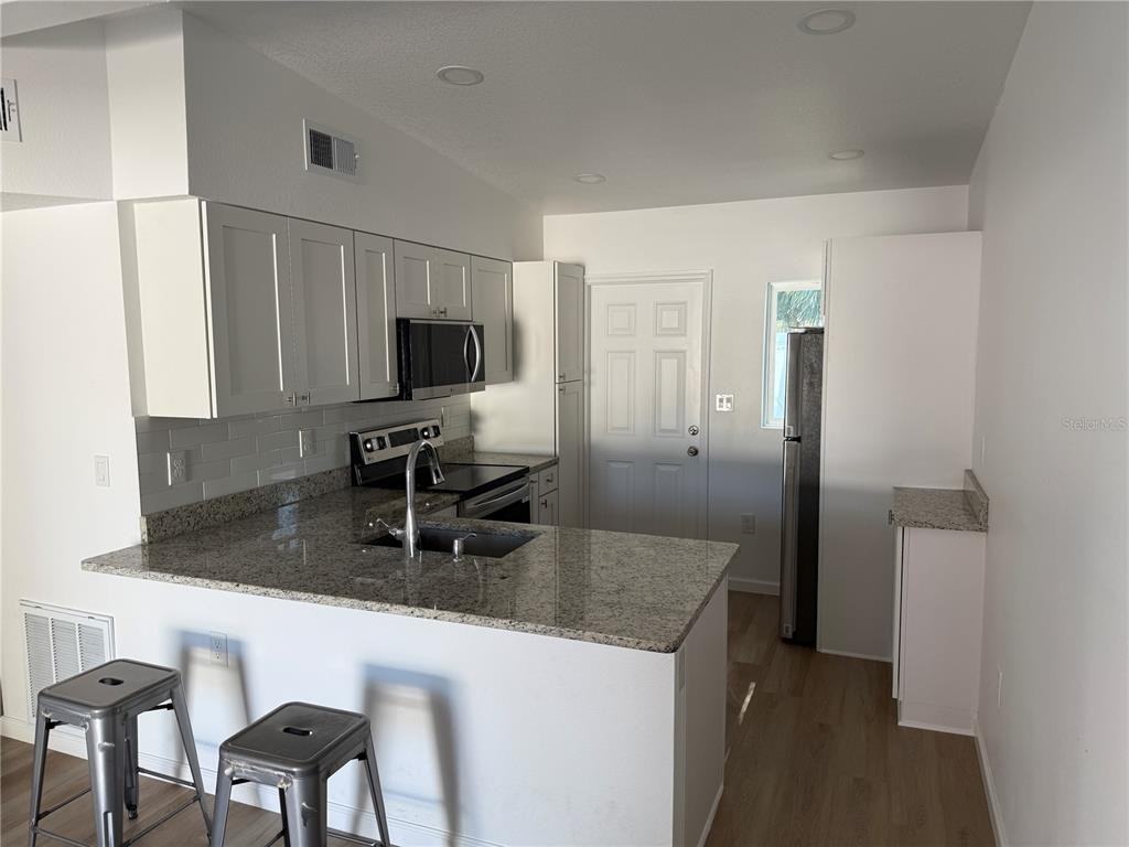 301 S Boyd St #301-14 - Photo 6 of 32