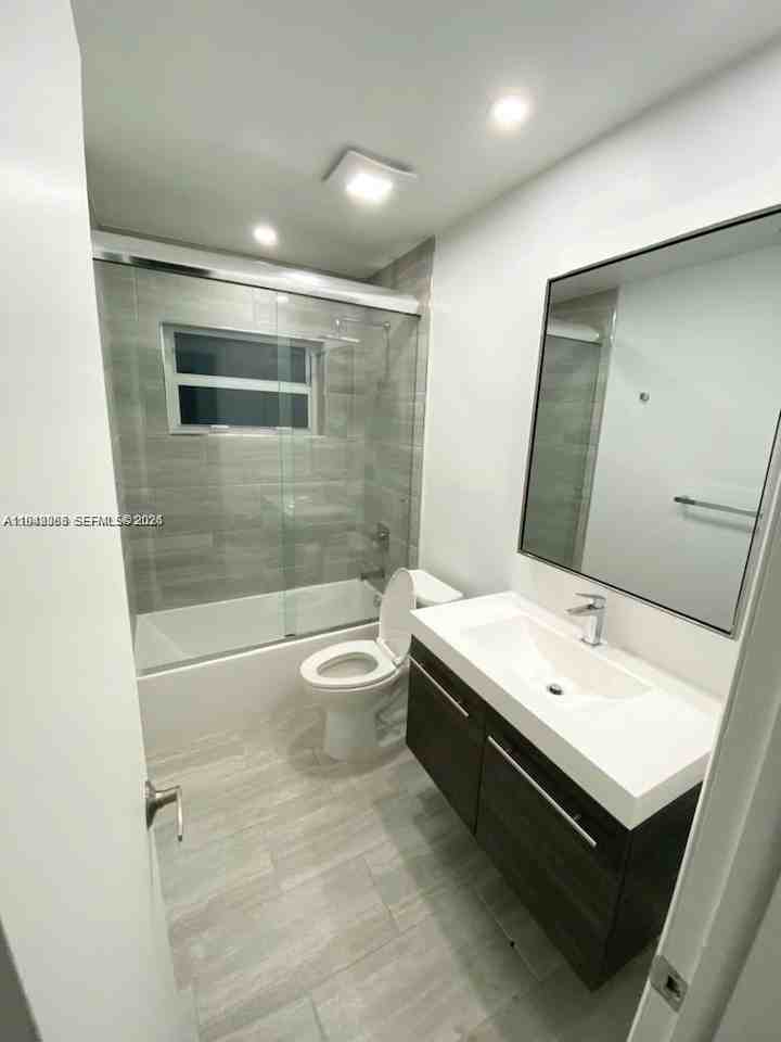 227 Se 7th St #227 - Photo 2 of 13
