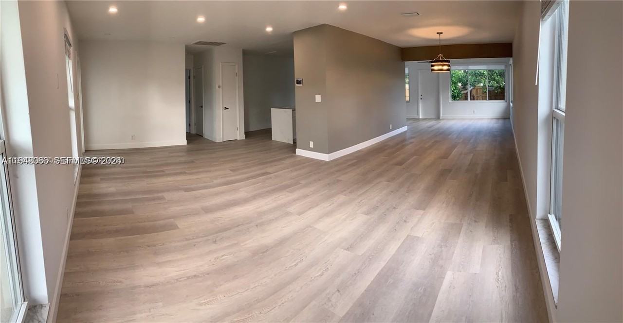 227 Se 7th St #227 - Photo 3 of 13