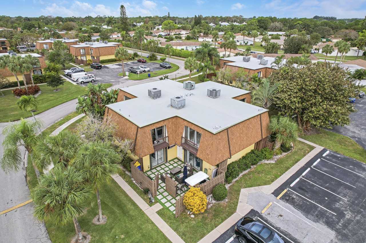 110 N Delaware Blvd #1109C - Photo 7 of 35