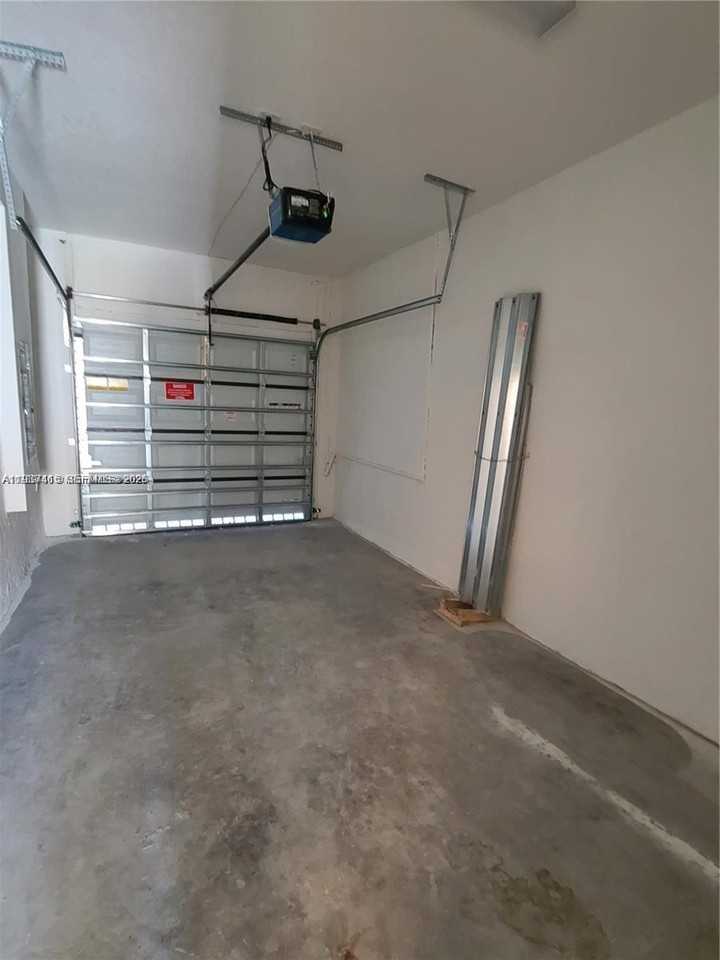 12724 Sw 230th St #12724 - Photo 7 of 21