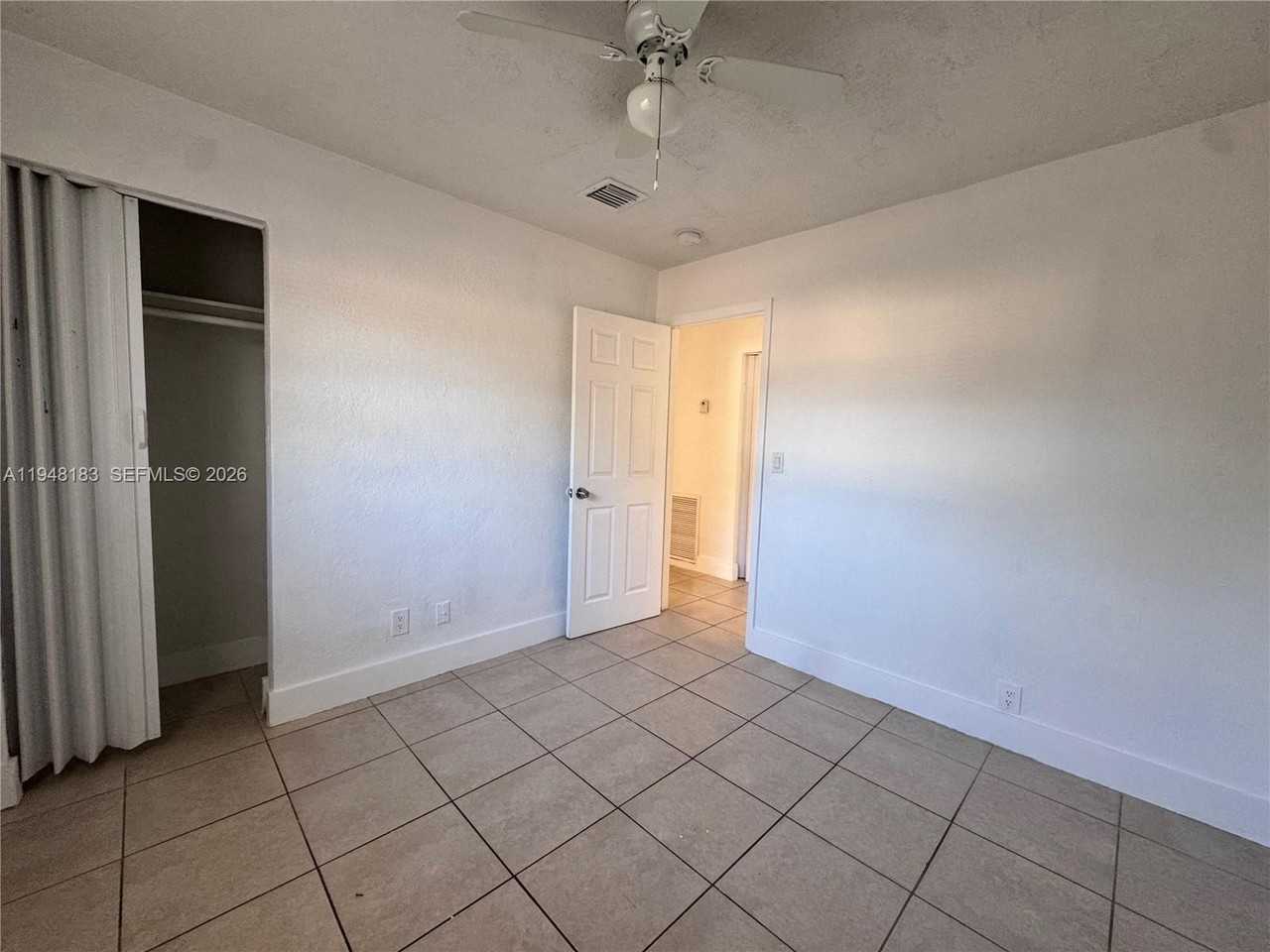 4851 Sw 44th Ave #4851 - Photo 5 of 18