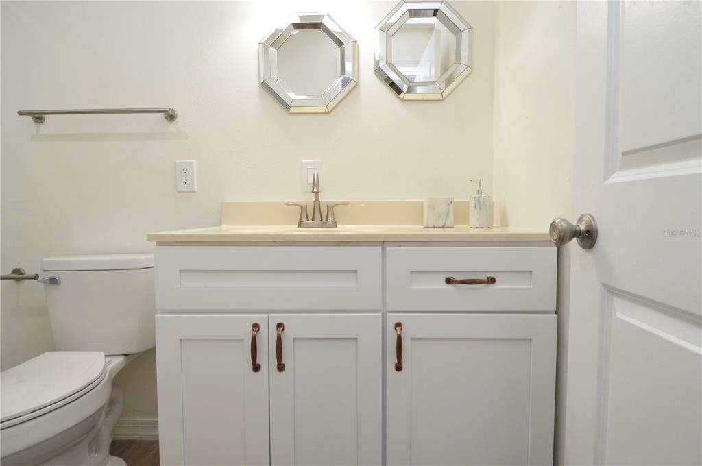 10934 N Boulevard #10934 - Photo 2 of 35