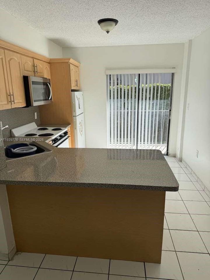 Hialeah Dr #5480-104 - Photo 4 of 8