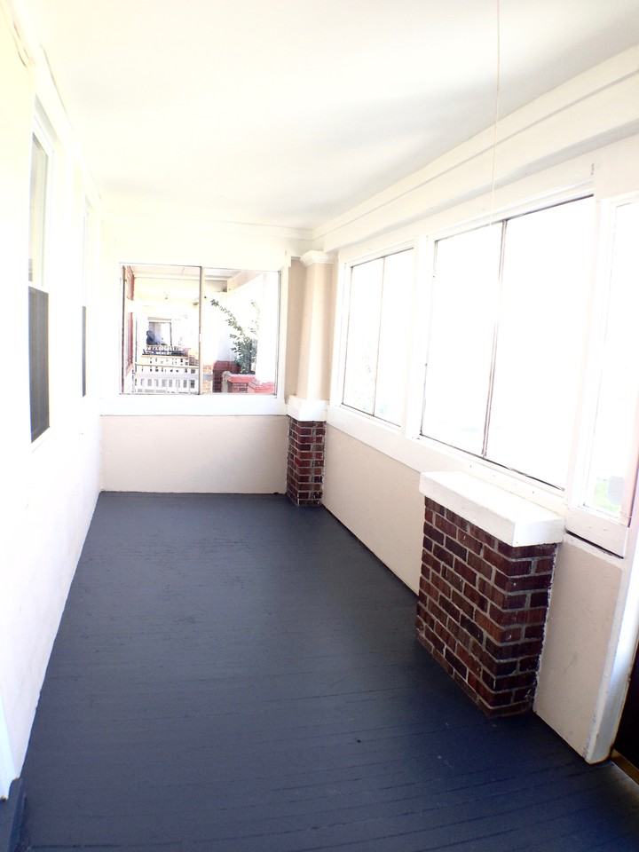 981 Rugby St - Photo 2 of 24