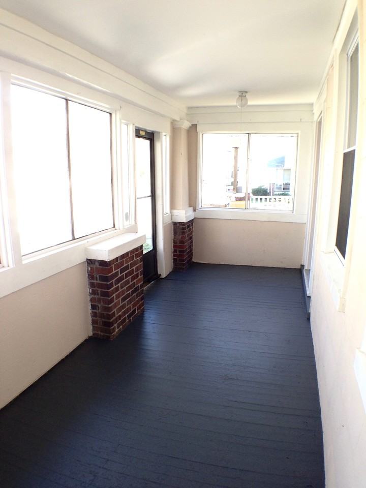 981 Rugby St - Photo 3 of 24