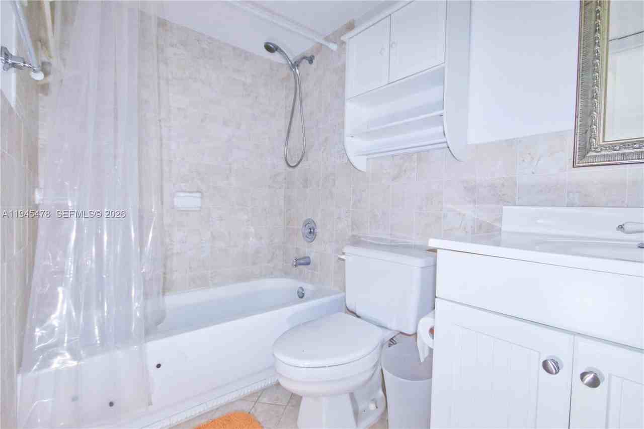 1439 West Ave #1439-502 - Photo 5 of 10