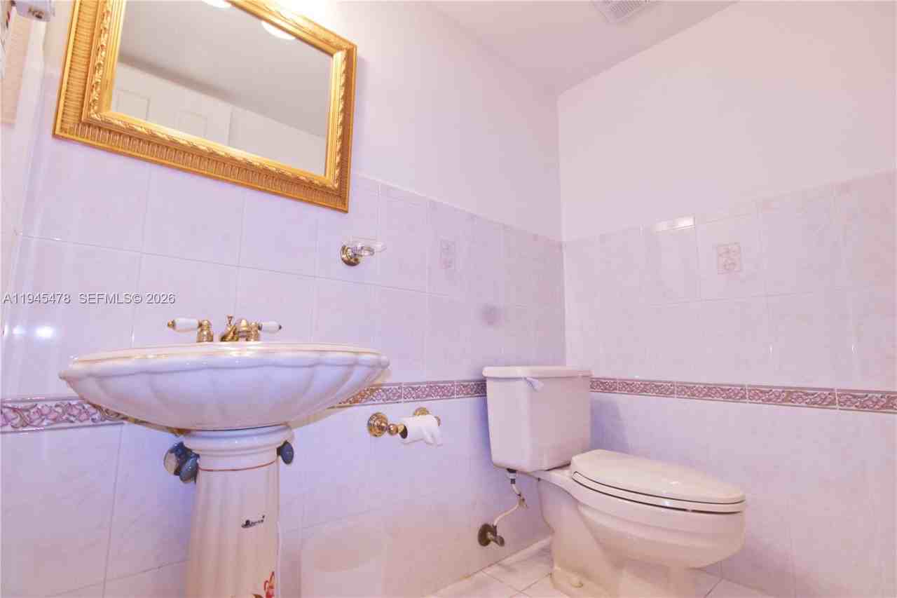 1439 West Ave #1439-502 - Photo 6 of 10