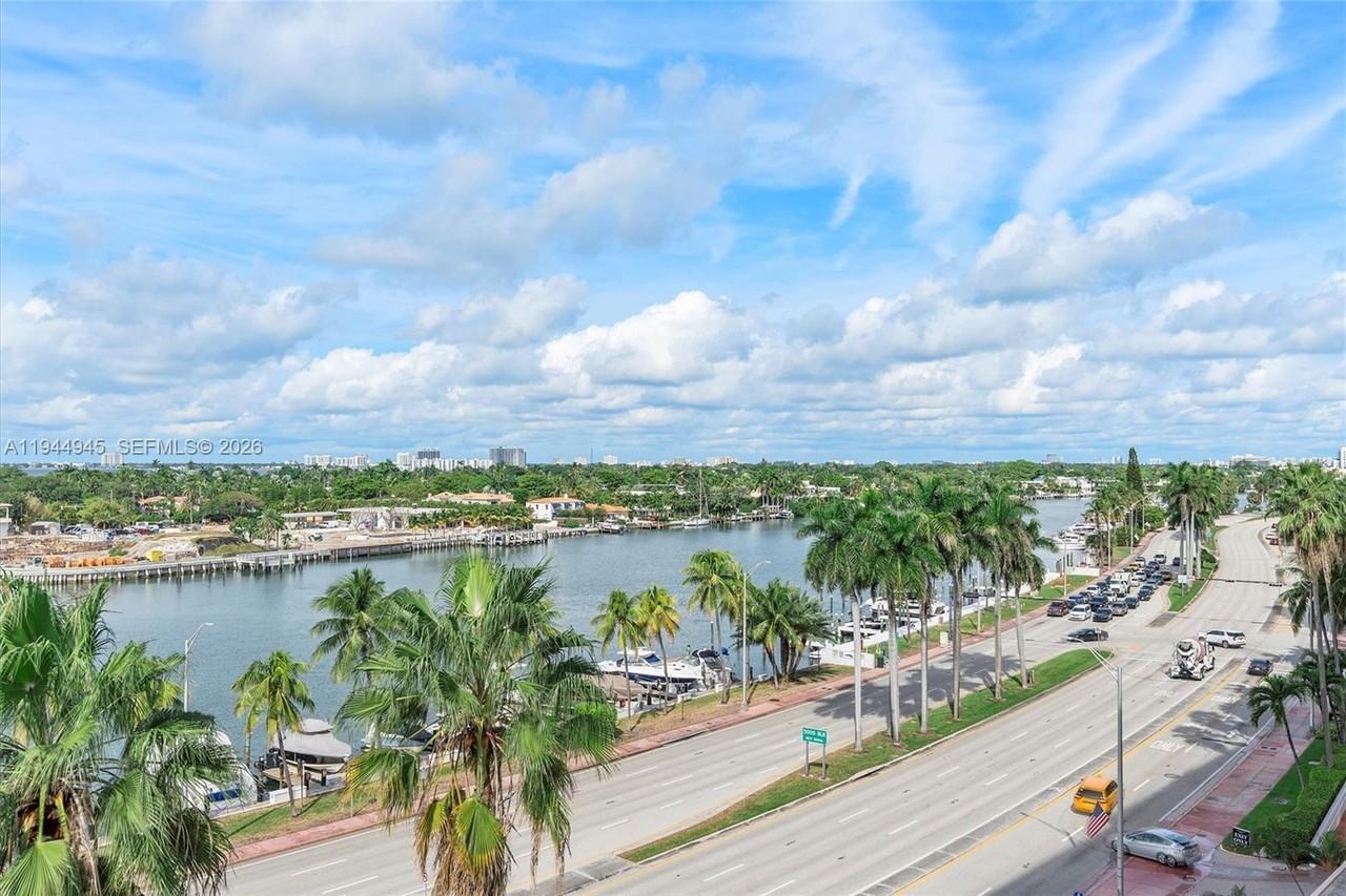 5005 Collins Ave #5005-708 - Photo 3 of 33