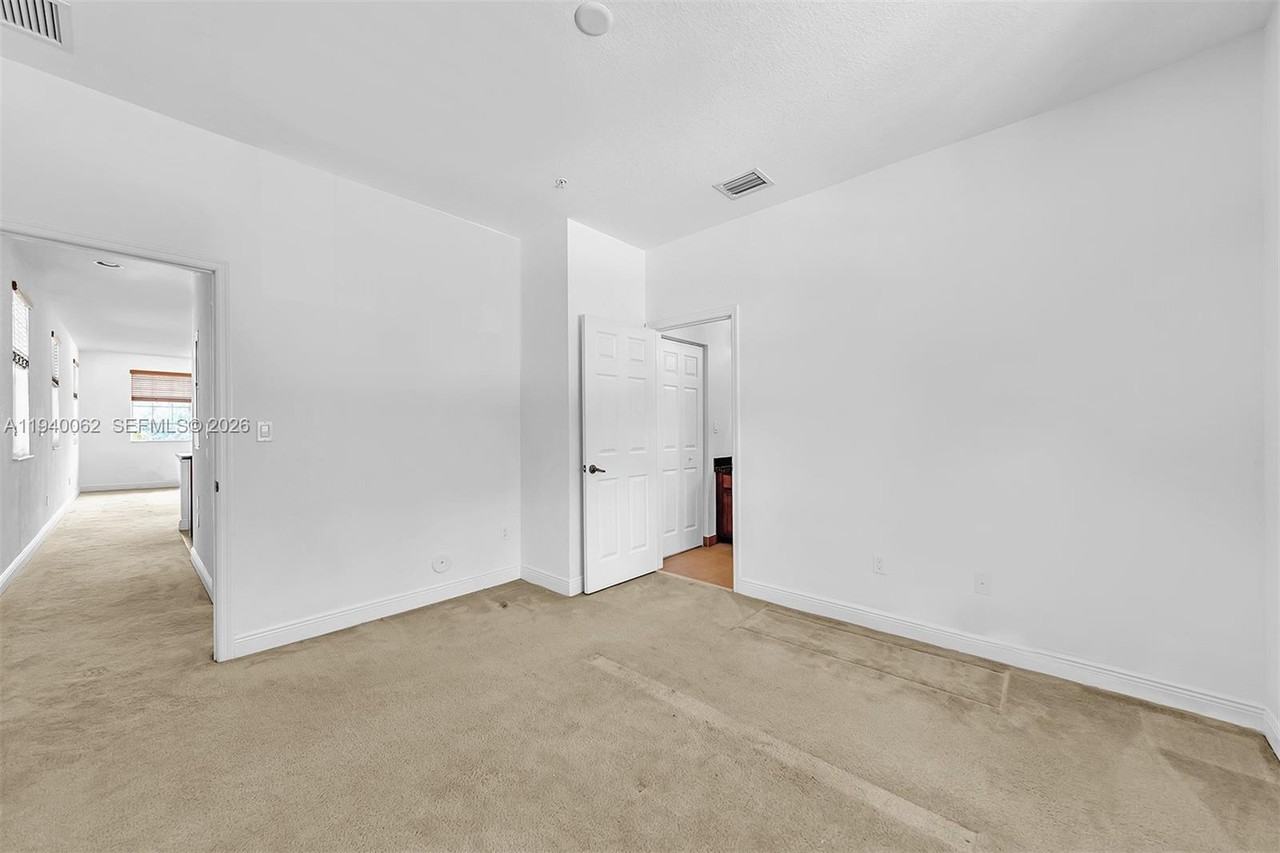 908 Sw 147th Ave #908-2914 - Photo 5 of 50