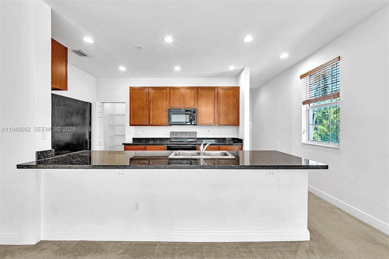 908 Sw 147th Ave #908-2914 - Photo 7 of 50