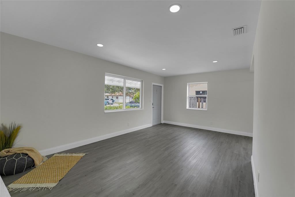 1532 Nw 1st Ave #1532 - Photo 2 of 20