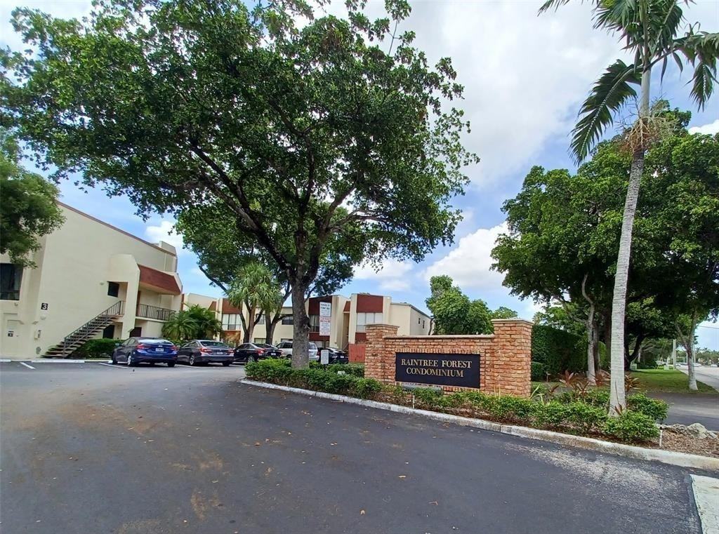 301 N Pine Island Rd #301-216 - Photo 5 of 14