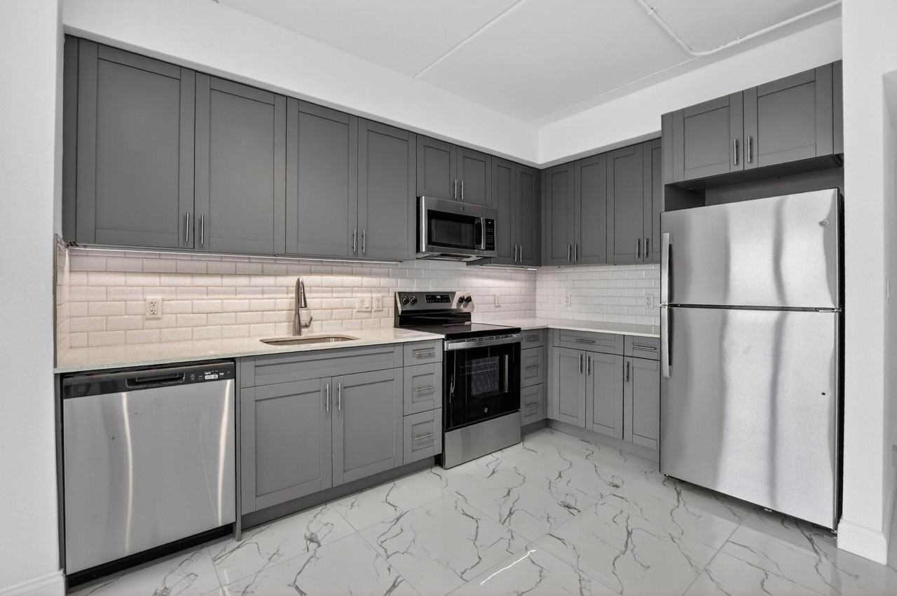 250 W Hidden Valley Blvd