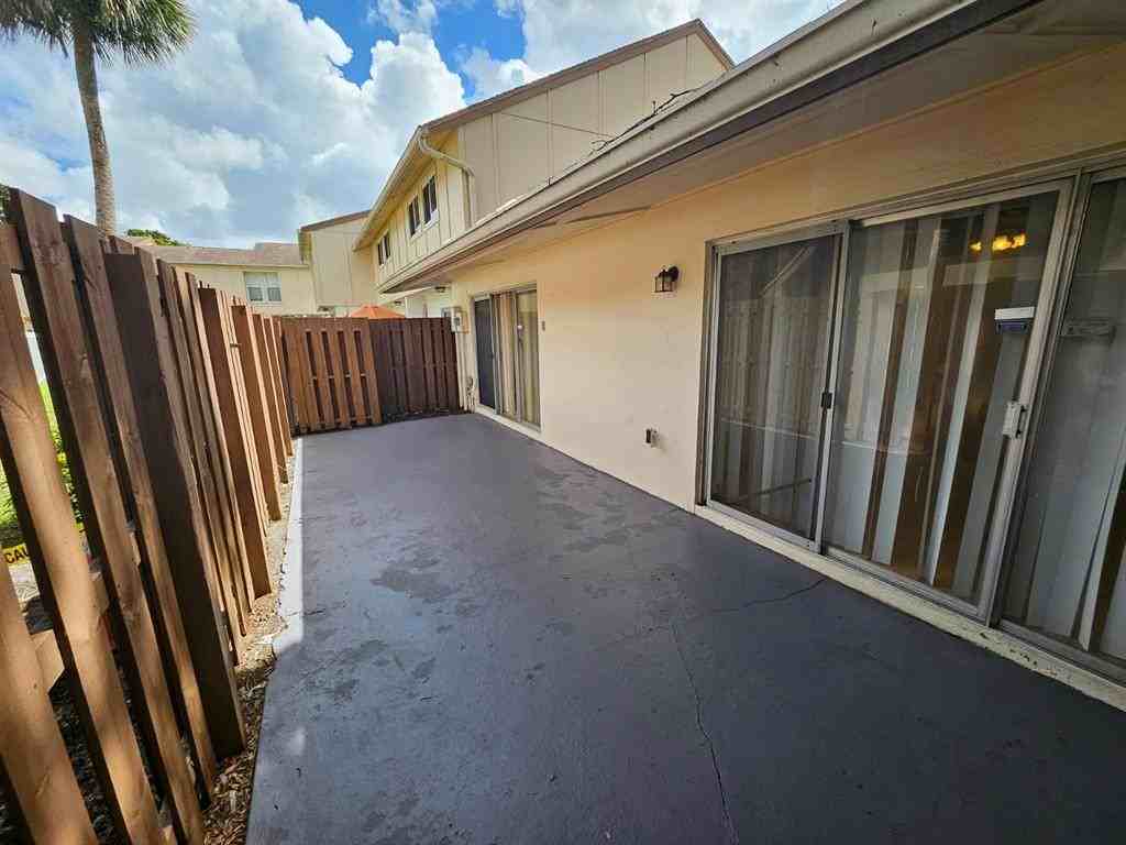 8047 Nw 8th St #8047-8047 - Photo 6 of 30