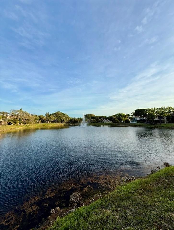 14293 Kendale Lakes Cir - Photo 6 of 25