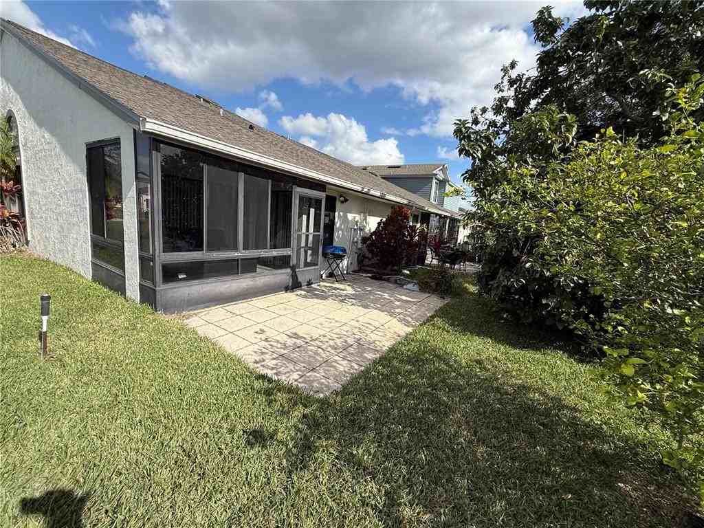 34 Lakepointe Cir #34 - Photo 5 of 19