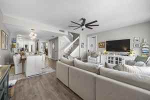 featured image of 4006 Parkside Dr #4006