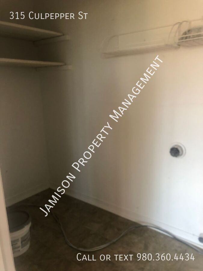 315 Culpepper St - Photo 6 of 19