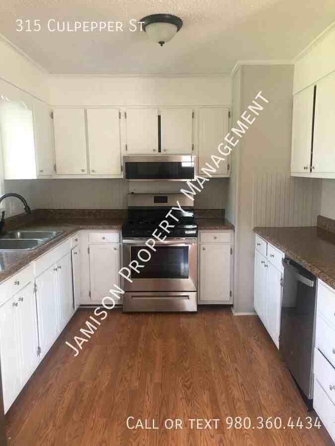 315 Culpepper St - Photo 7 of 19