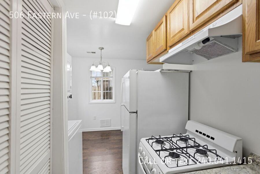 506 Eastern Ave Ne #102 - Photo 3 of 12