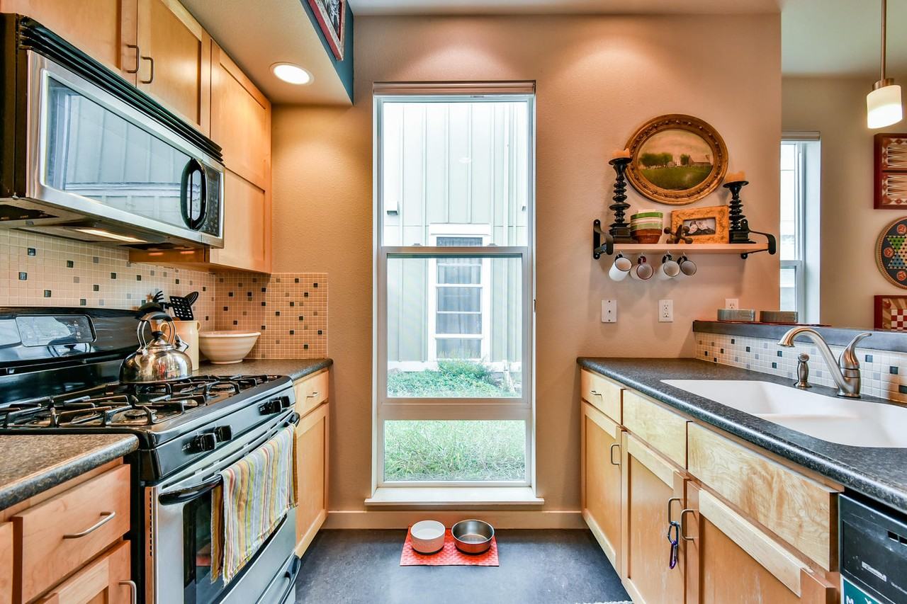 803 Heschel St #D - Photo 3 of 10