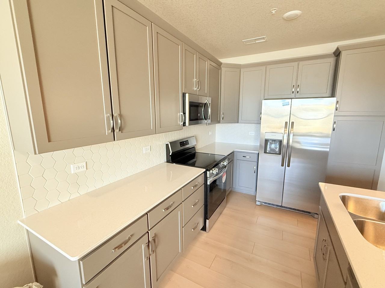 938 Schlagel St #4UNIT4 - Photo 6 of 25