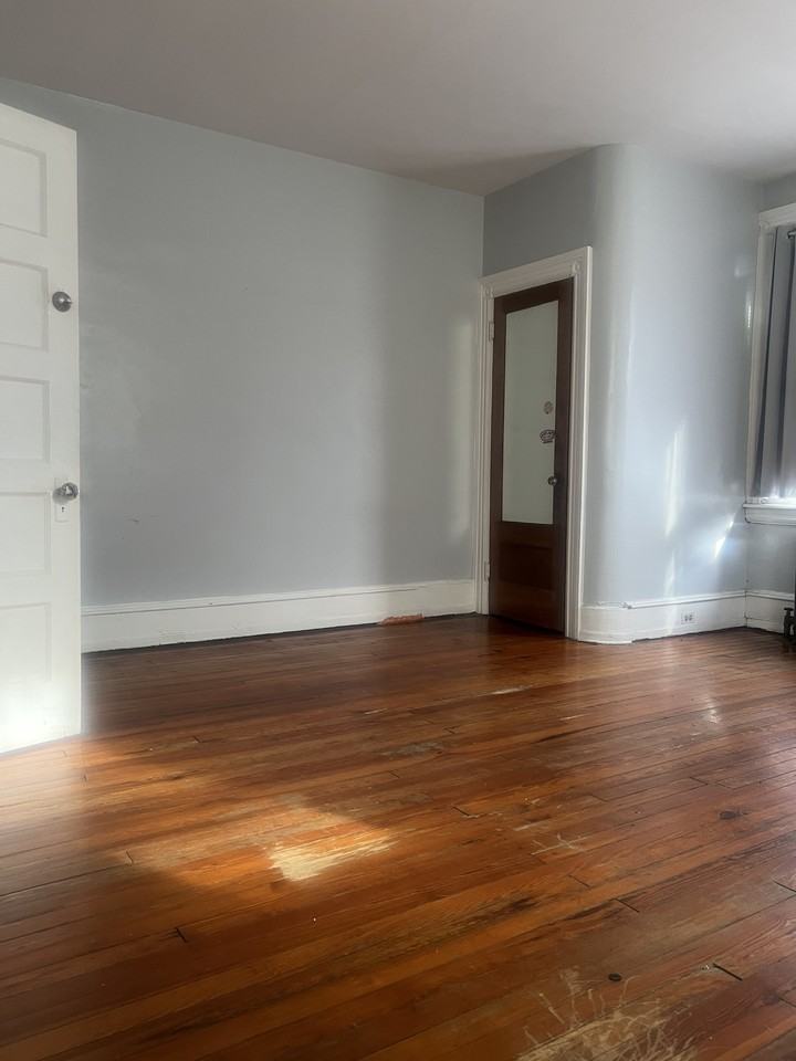 5124 N Broad St #NA - Photo 3 of 3