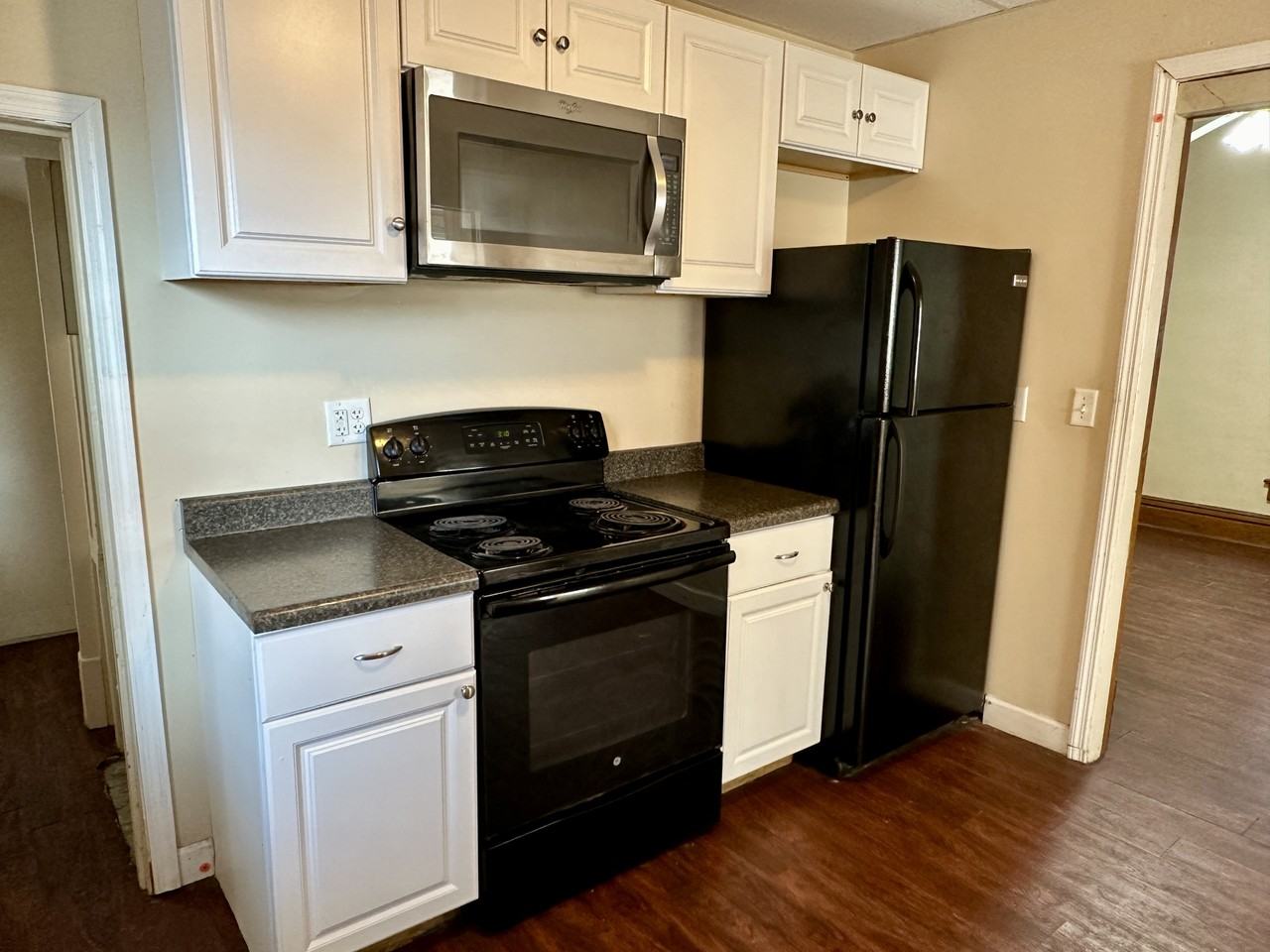 1031 8th St #1 - Photo 6 of 18