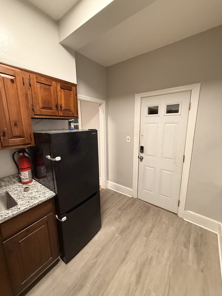 1338 Markley St #1 - Photo 3 of 9