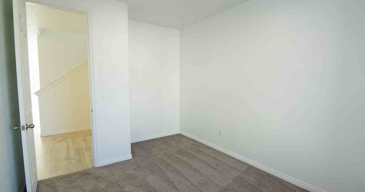 1975 W 950 N #1 - Photo 7 of 30