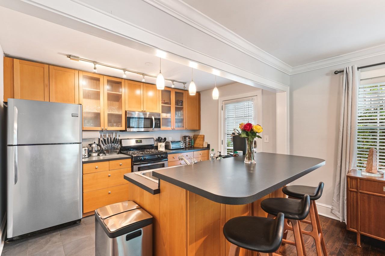 919 Gilbert St Se #NA - Photo 6 of 29